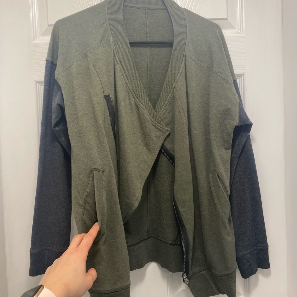 Lululemon olive green cardigan/wrap sz 8 or 10